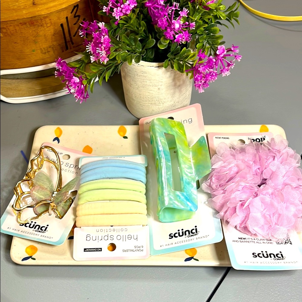 Scunci Hair Accessories Set in spring Colors, all four!